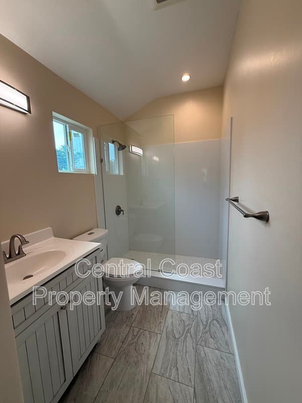 Marina House: 142 Peppertree Place