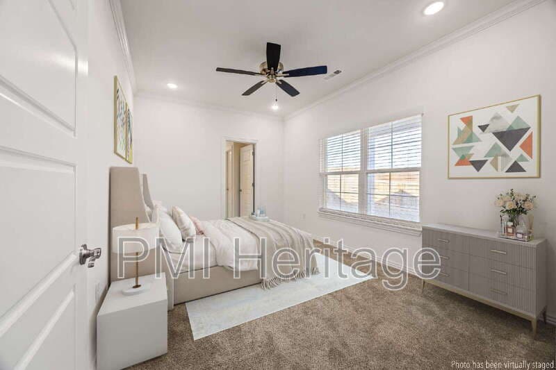 Bentonville House: 5802 Southwest Teppee Avenue