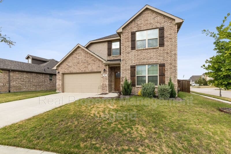 Aubrey House: 1833 Meadow Trail Lane