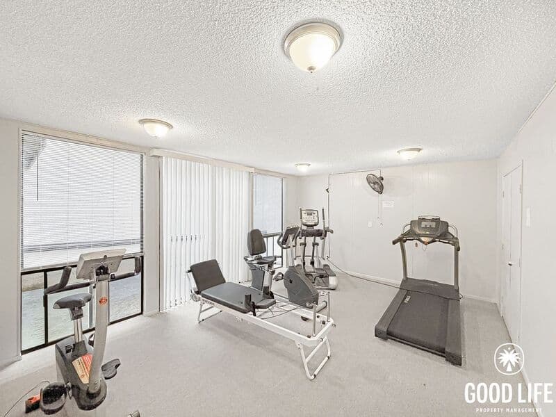 San Diego Condo: 6930 Hyde Park Drive