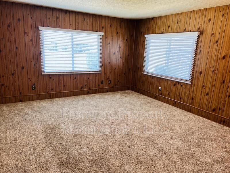 Bakersfield House: 6212 Friant Drive
