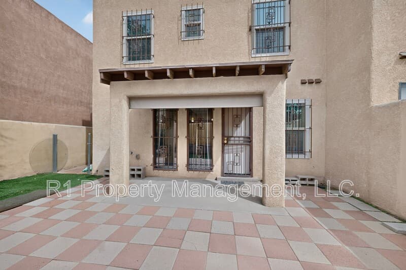 Albuquerque House: 2835 Estrella Brillante Street Northwest