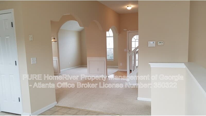 Loganville House: 44 Shadowhill Ct