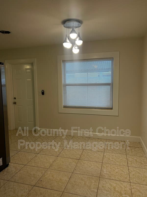Kenneth City House: 5050 62nd St N