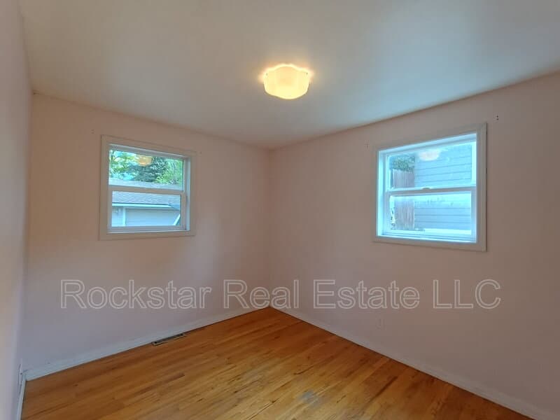 Spokane House: 6128 North Oak Street