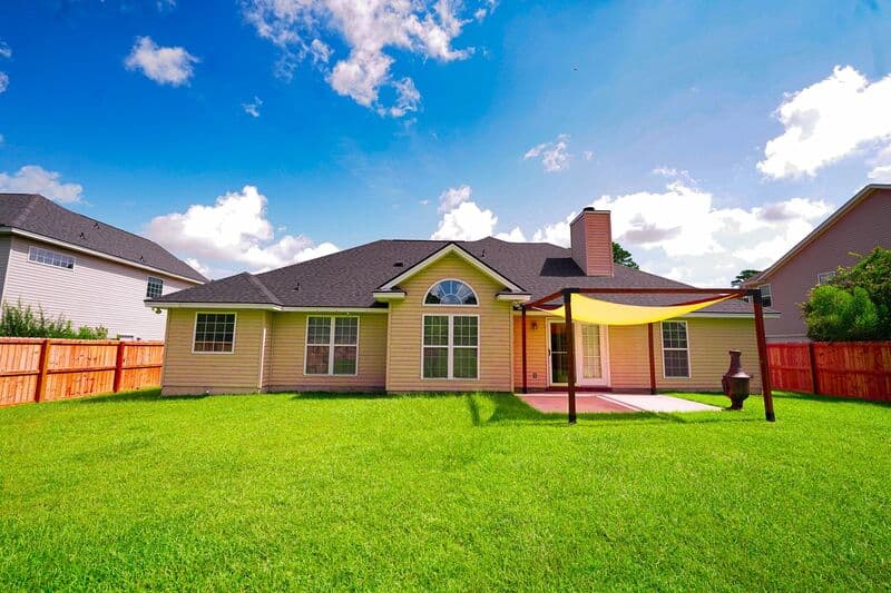 Richmond Hill House: 909 Young Way