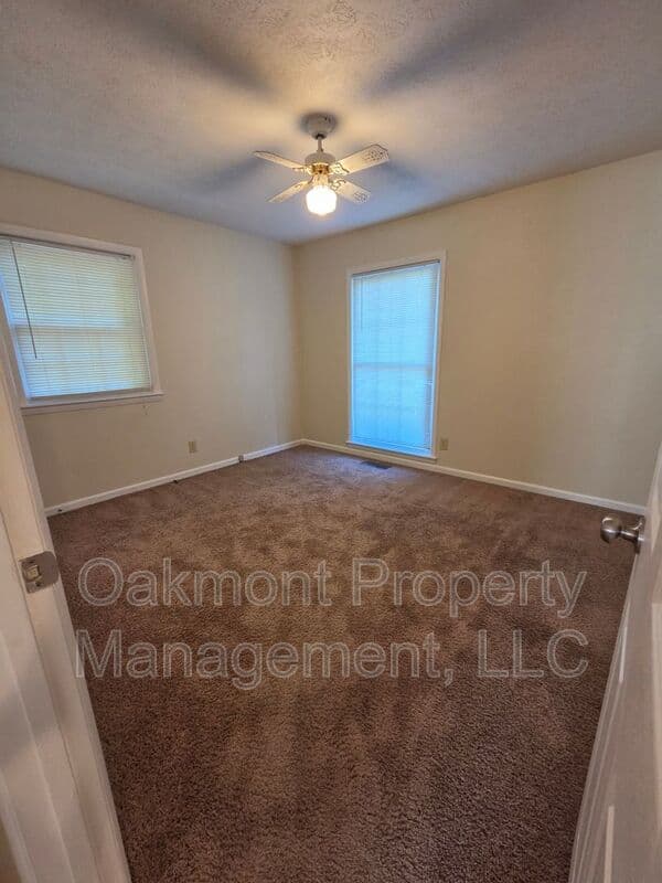 Fayetteville House: 7535 Hargrove Ct