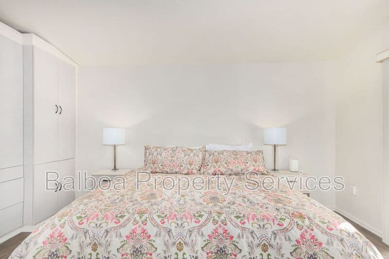 Mesa Condo: 220 N 22nd Pl