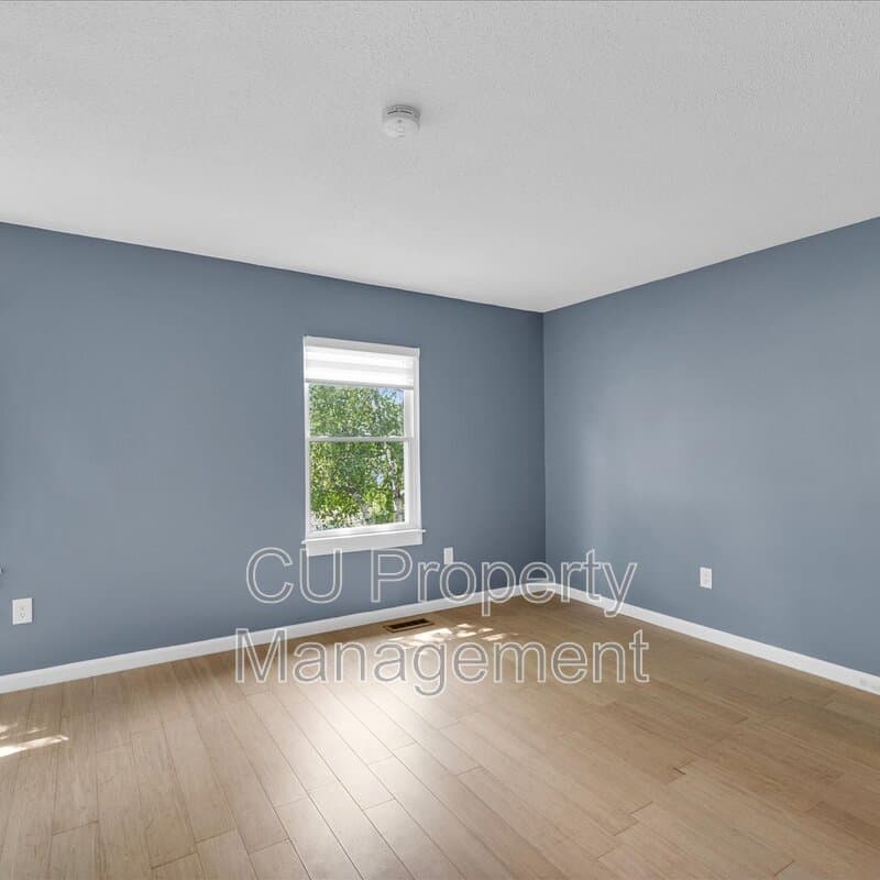 Champaign House: 610A English Creek Court