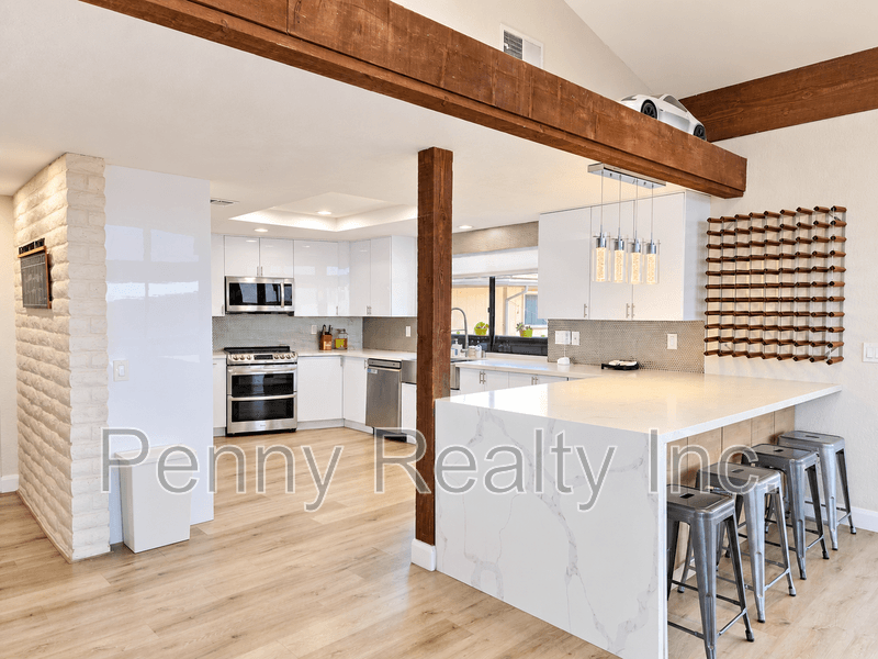 Escondido House: 9603 Indian Creek Way
