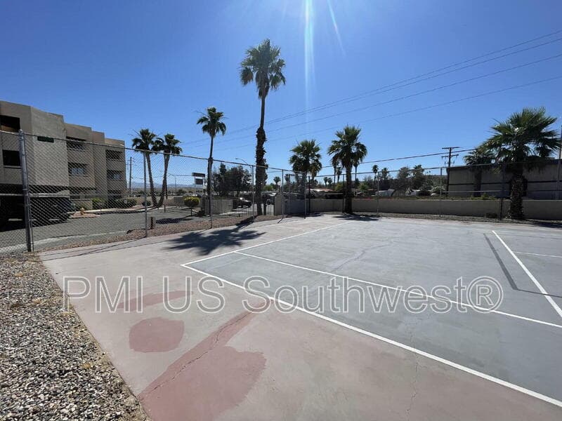 Bullhead City Condo: 1611 Highway 95