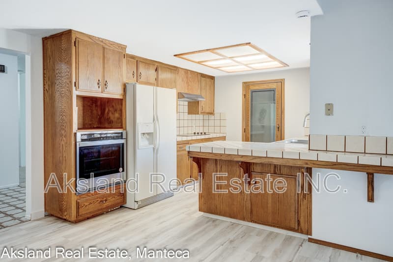 Manteca House: 14909 Pueblo Drive