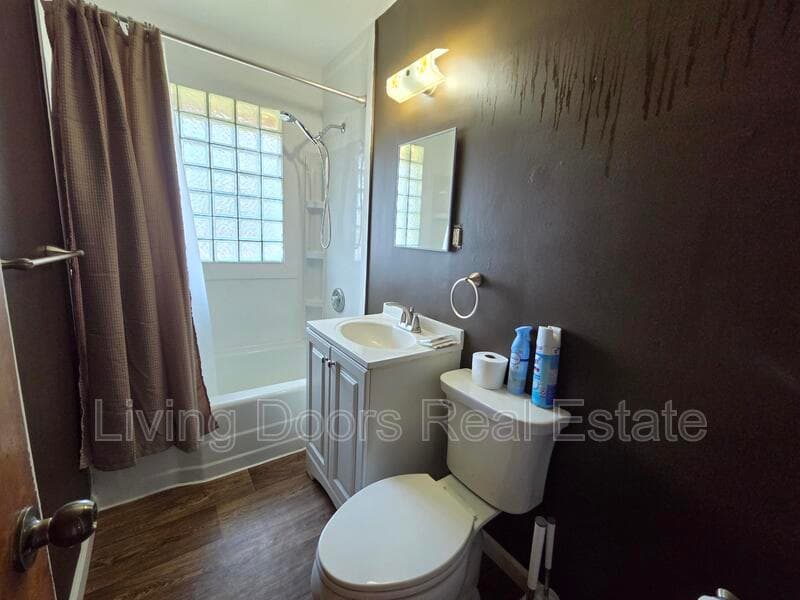 Lincoln Condo: 1249 Dakota St