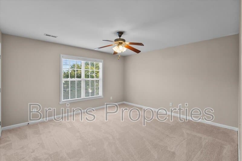 High Point House: 3522 Park Hill Crossing Drive