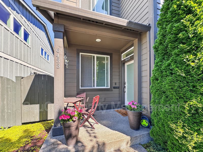Hillsboro Townhome: 6433 Southeast Genrosa Street - 1
