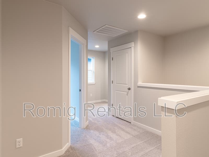 Vancouver House: 18615 Northeast 44th Avenue