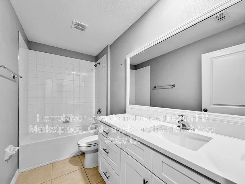 Ruskin House: 416 Royal Empress Dr