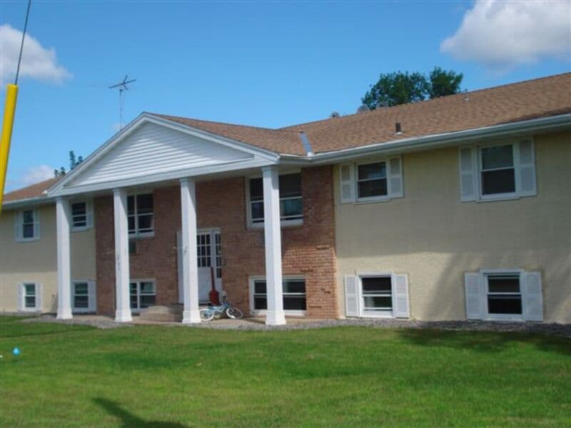Monticello Condo: 705 E 3rd St #1
