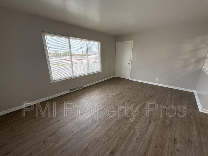 Milwaukee Condo: 7701 West Hampton Avenue