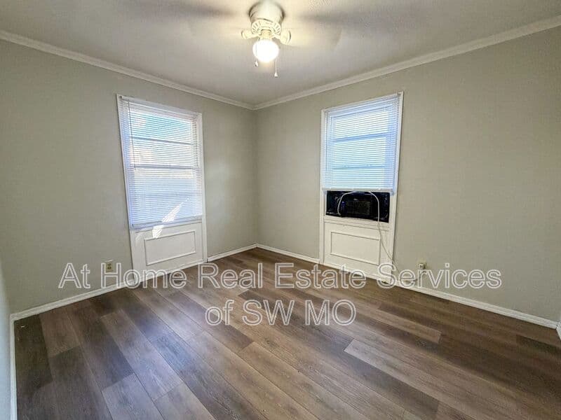 Springfield House: 1508 S Pickwick Ave