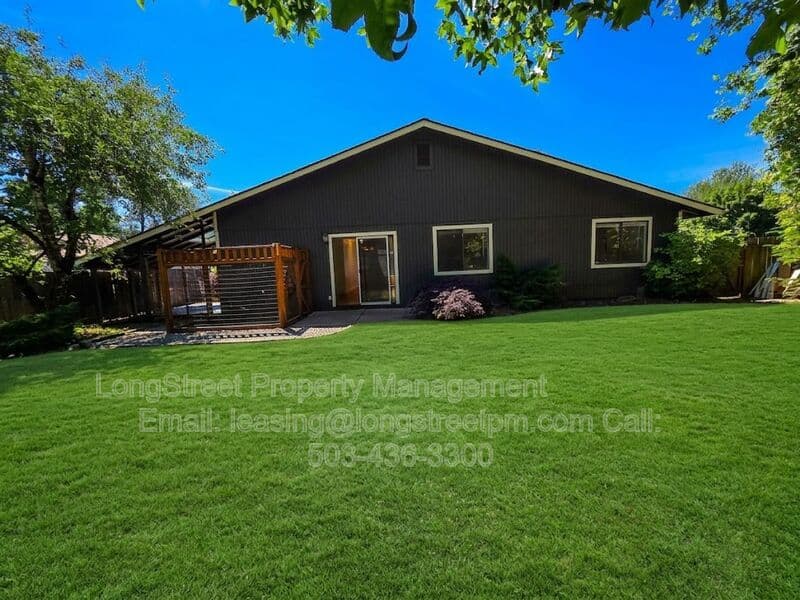 Philomath House: 2711 Newton St