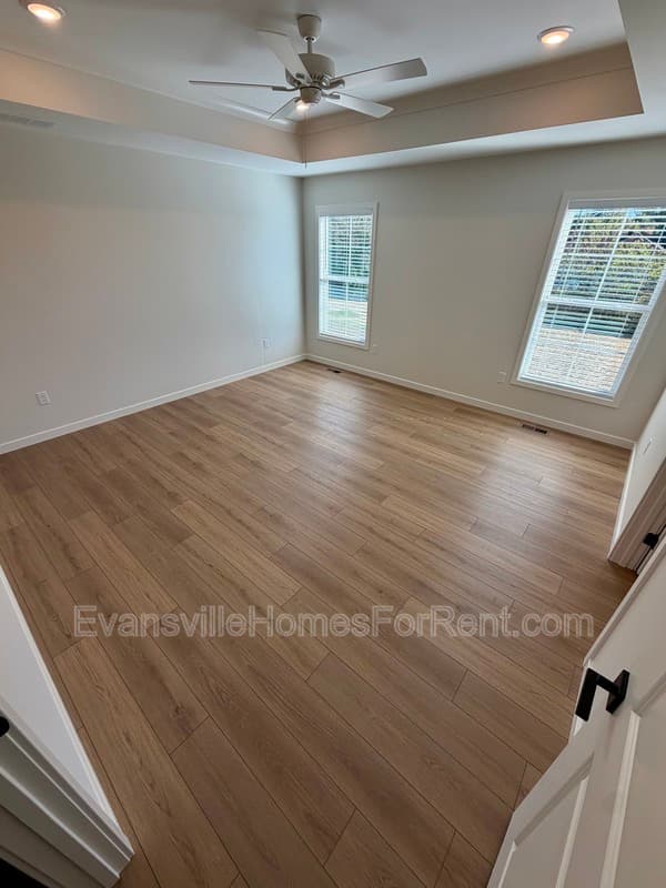Evansville House: 12811 Halle Drive