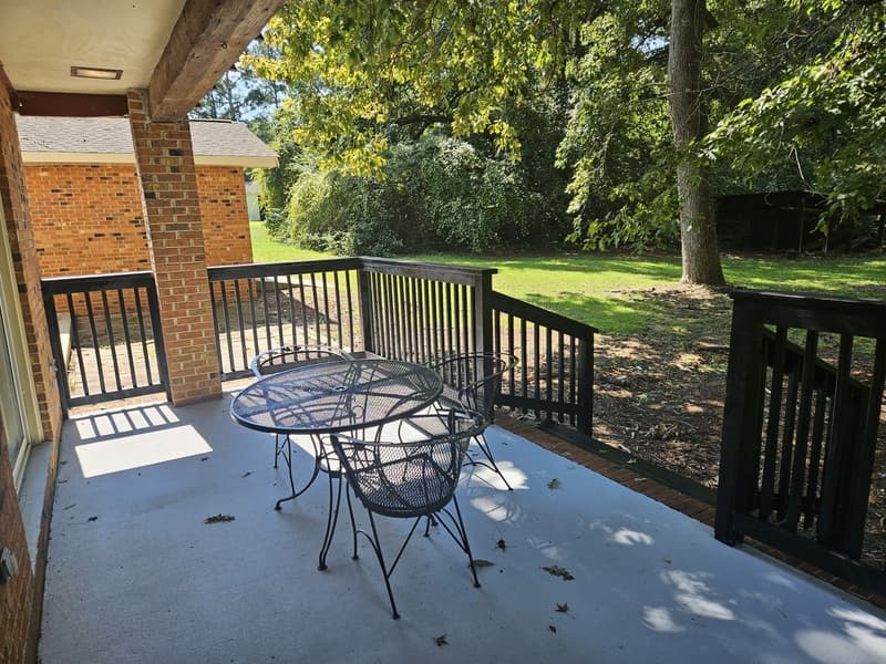 Raeford House: 415 College Drive