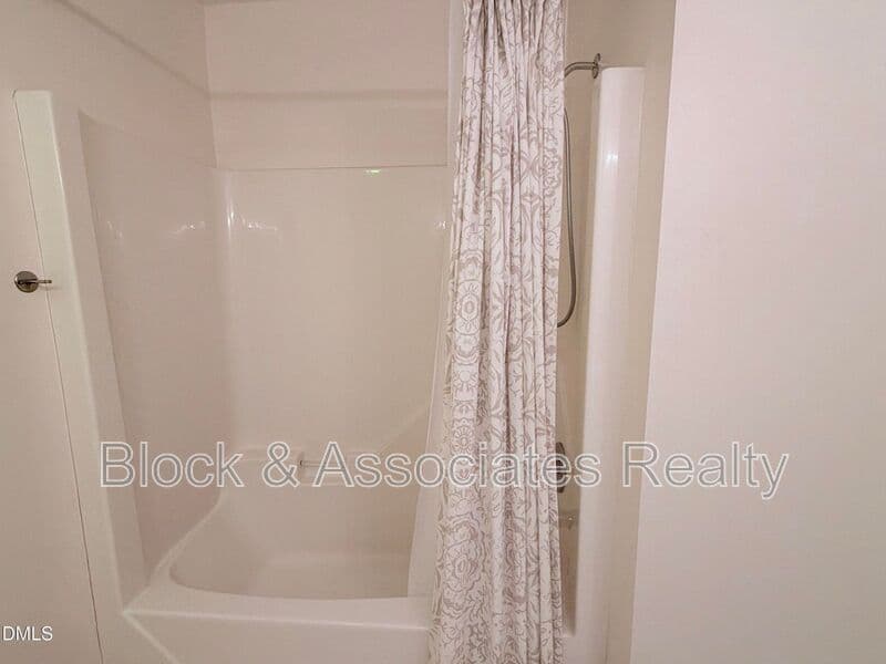 Benson House: 144 Peach Orchard Dr