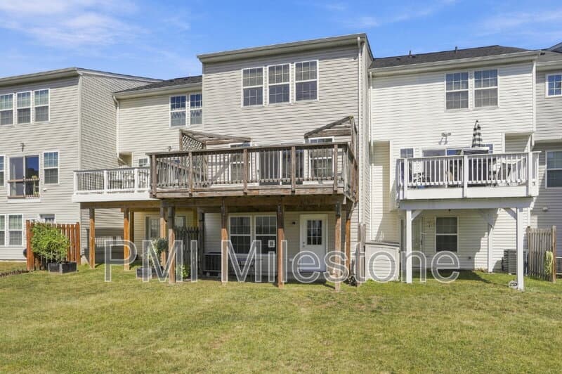 Falling Waters Townhome: 19 New Gate Ct