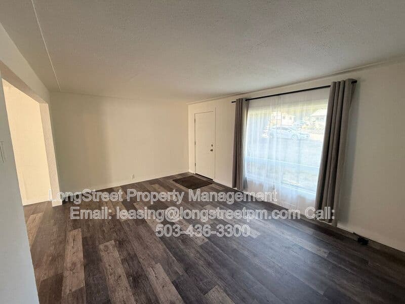 Salem House: 758 Browning Ave S
