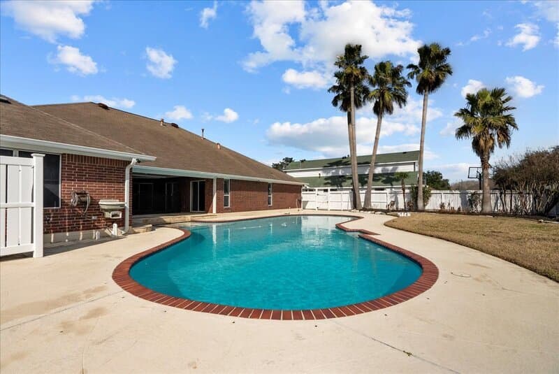 Dickinson House: 2421 Caroline Street