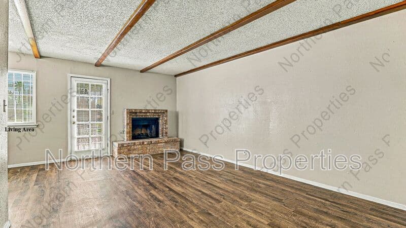 El Paso Townhome: 11108 Vista Lago