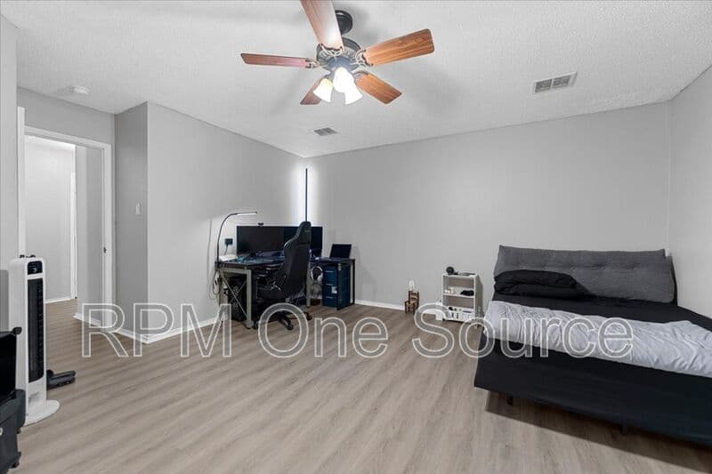 McKinney House: 5401 Pandale Valley Drive