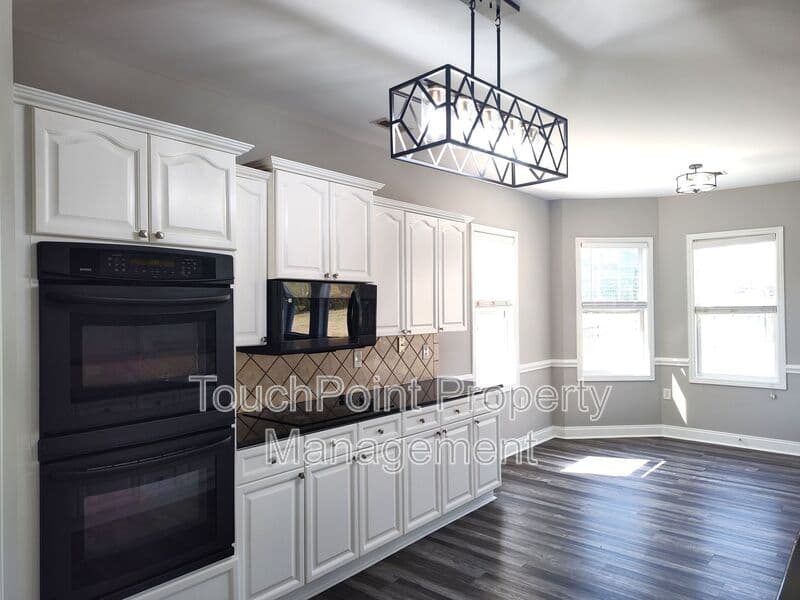Indian Trail House: 9008 Magna Lane
