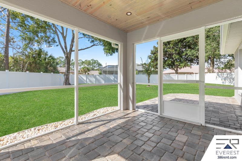 Palm Coast House: 12 Walt Place