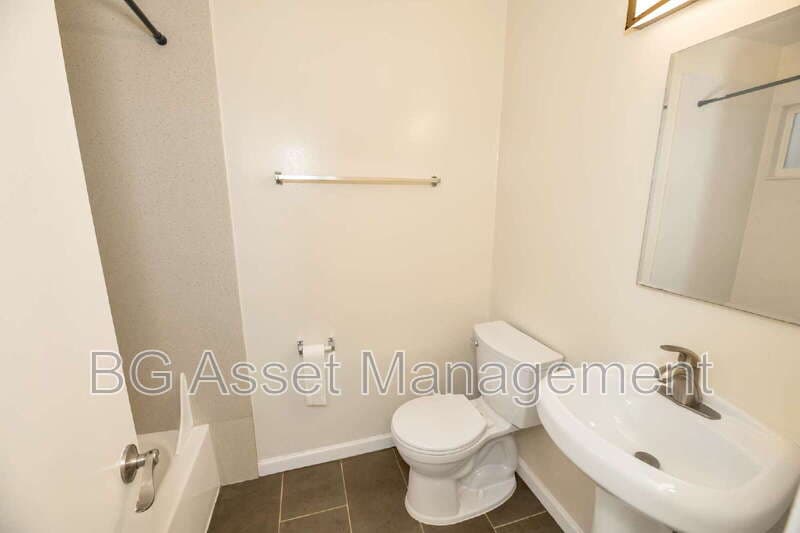 Oakland Condo: 3600 Dimond Avenue