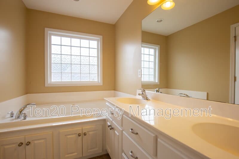 Phenix City House: 25 Kalin Street