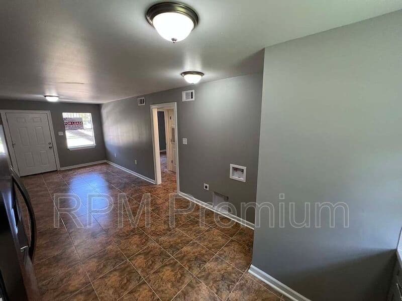Baker Condo: 5057 Baker Blvd