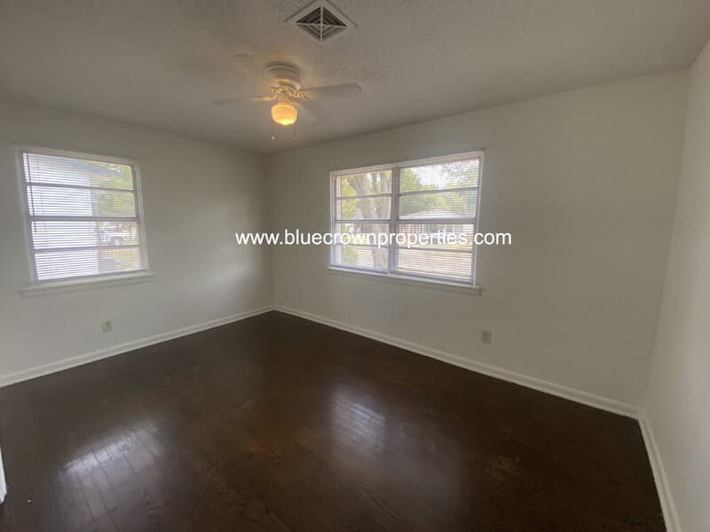 Mesquite House: 1701 Longview St