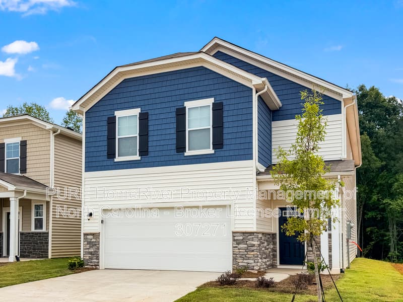 Hickory House: 2944 31st St Ln NE