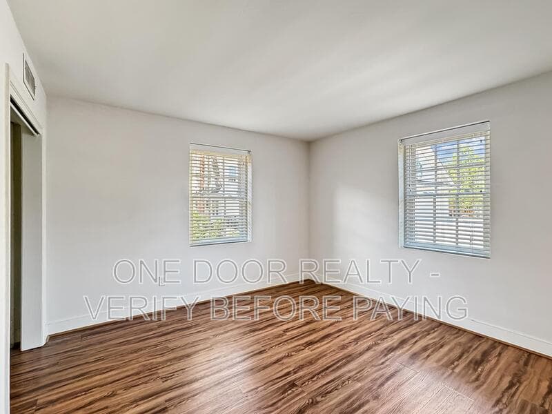 Williamsburg Condo: 732 Scotland Street