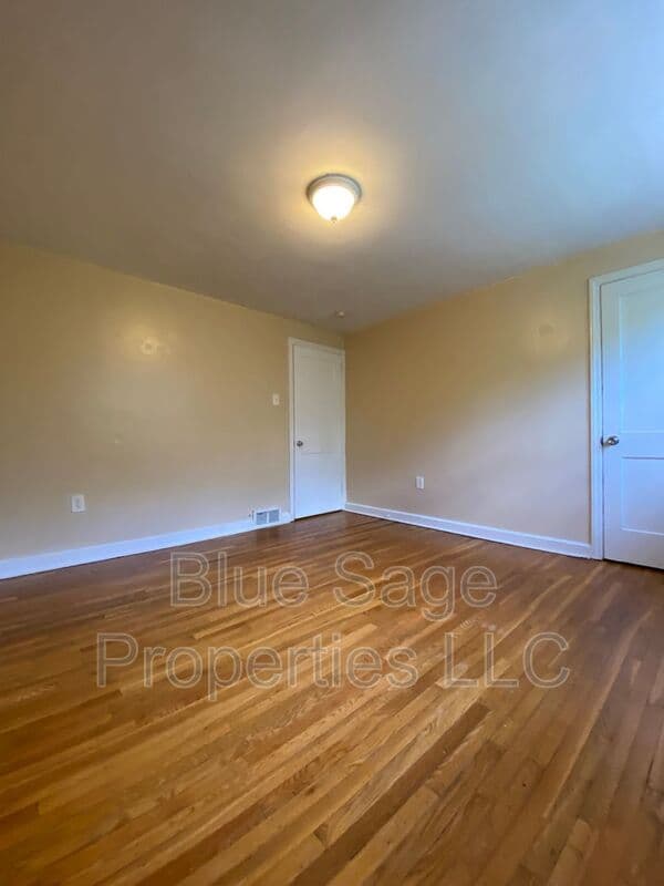 Upper Darby Townhome: 6635 Church Ln