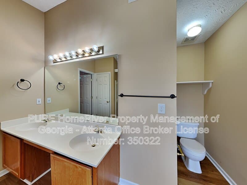 Alpharetta House: 1155 Winthrope Chase Dr