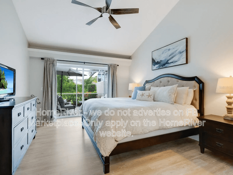 Sarasota Condo: 4422 Winston Ln S