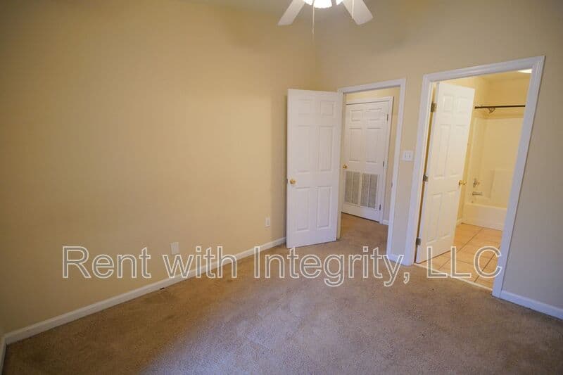Tallahassee House: 845-1 W Georgia St