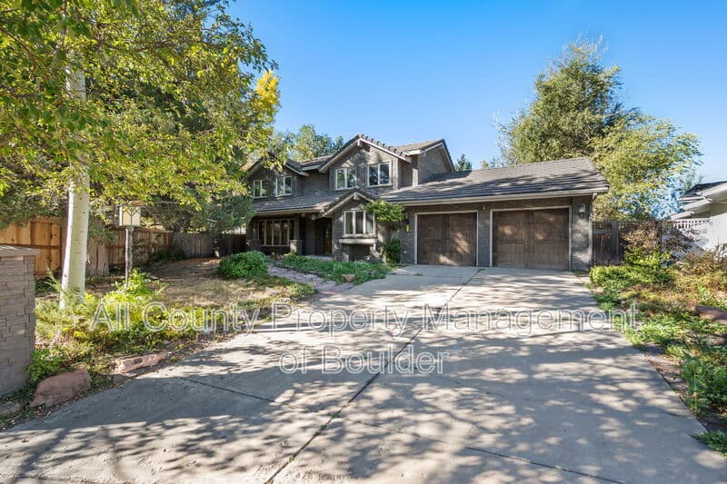 Boulder House: 4453 Pali Way