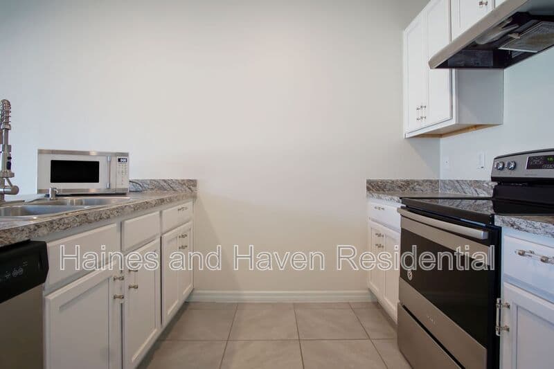Winter Haven House: 409 Corso Loop