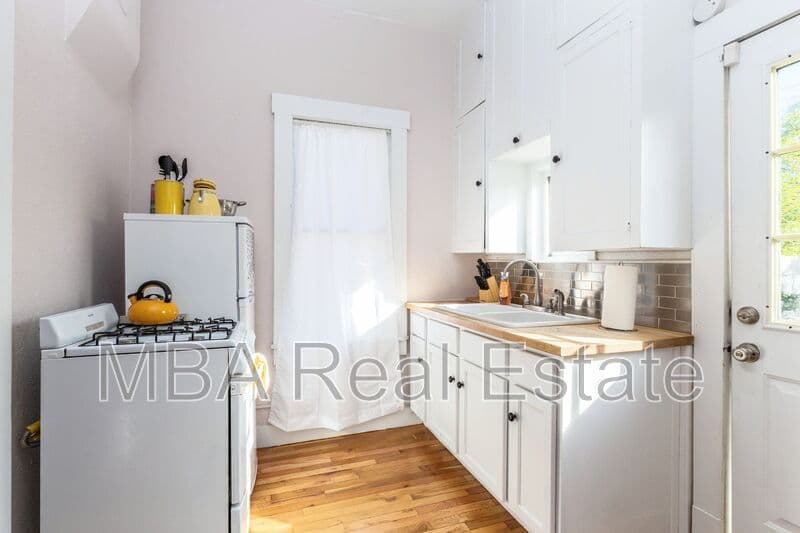 Phoenix Condo: 1325 W Woodland Ave