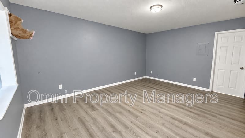 De Condo: 11360 Wyoming Ave