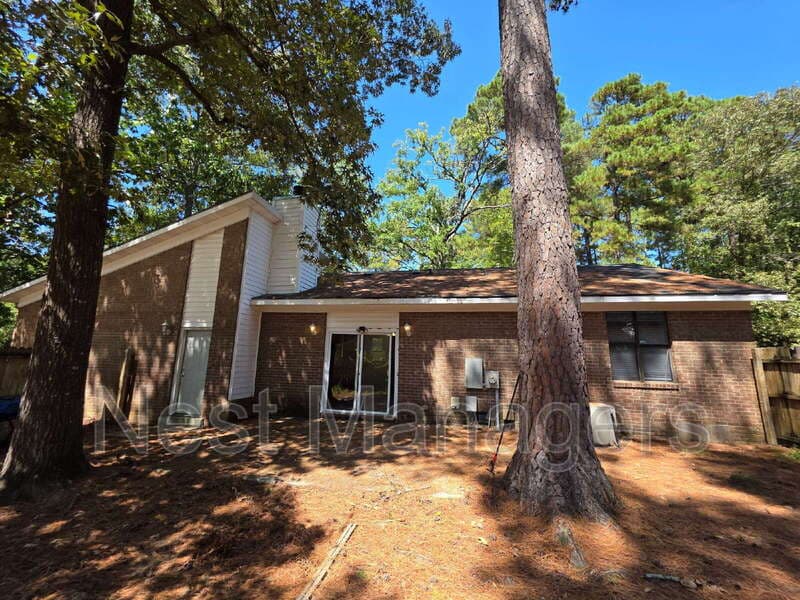 Fayetteville House: 7172 Evanston Street